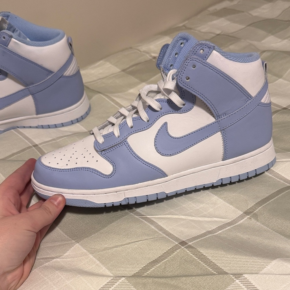 Nike High-Top Sneakers in White and Light Blue - Picture 4 of 12